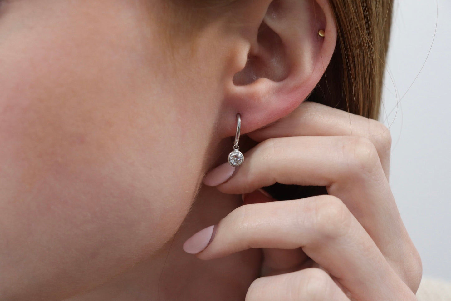 Sarah Solitaire Huggies