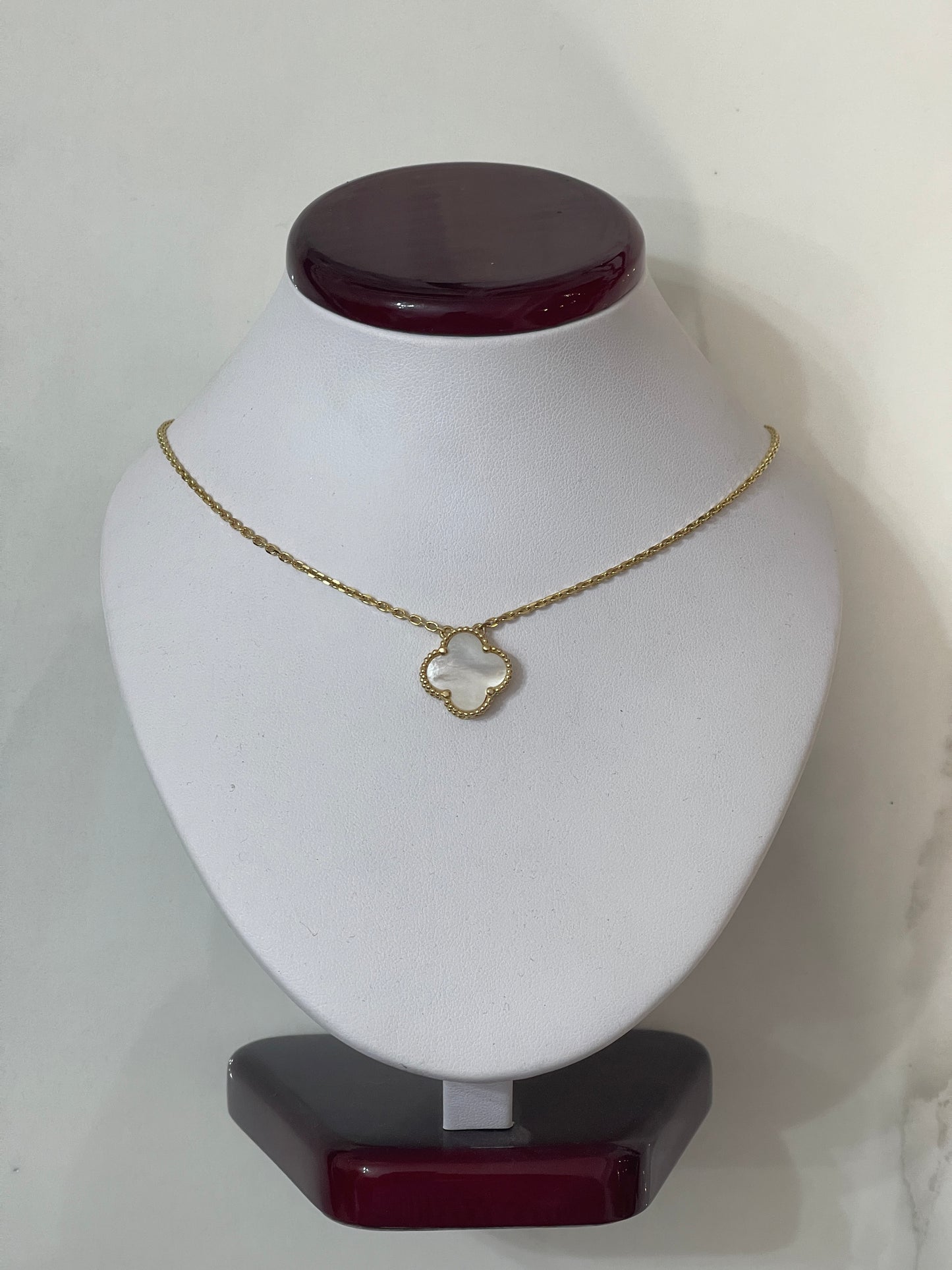 VCA single motif Necklace
