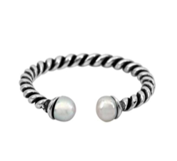 Twisted Pearl Ring